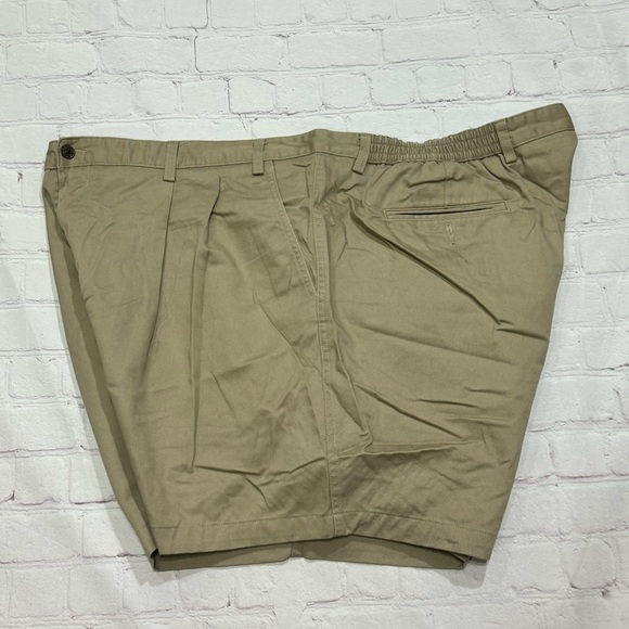ROUNDTREE & YORKE Men’s Khaki Shorts in size 52 GUC - Picture 7 of 7